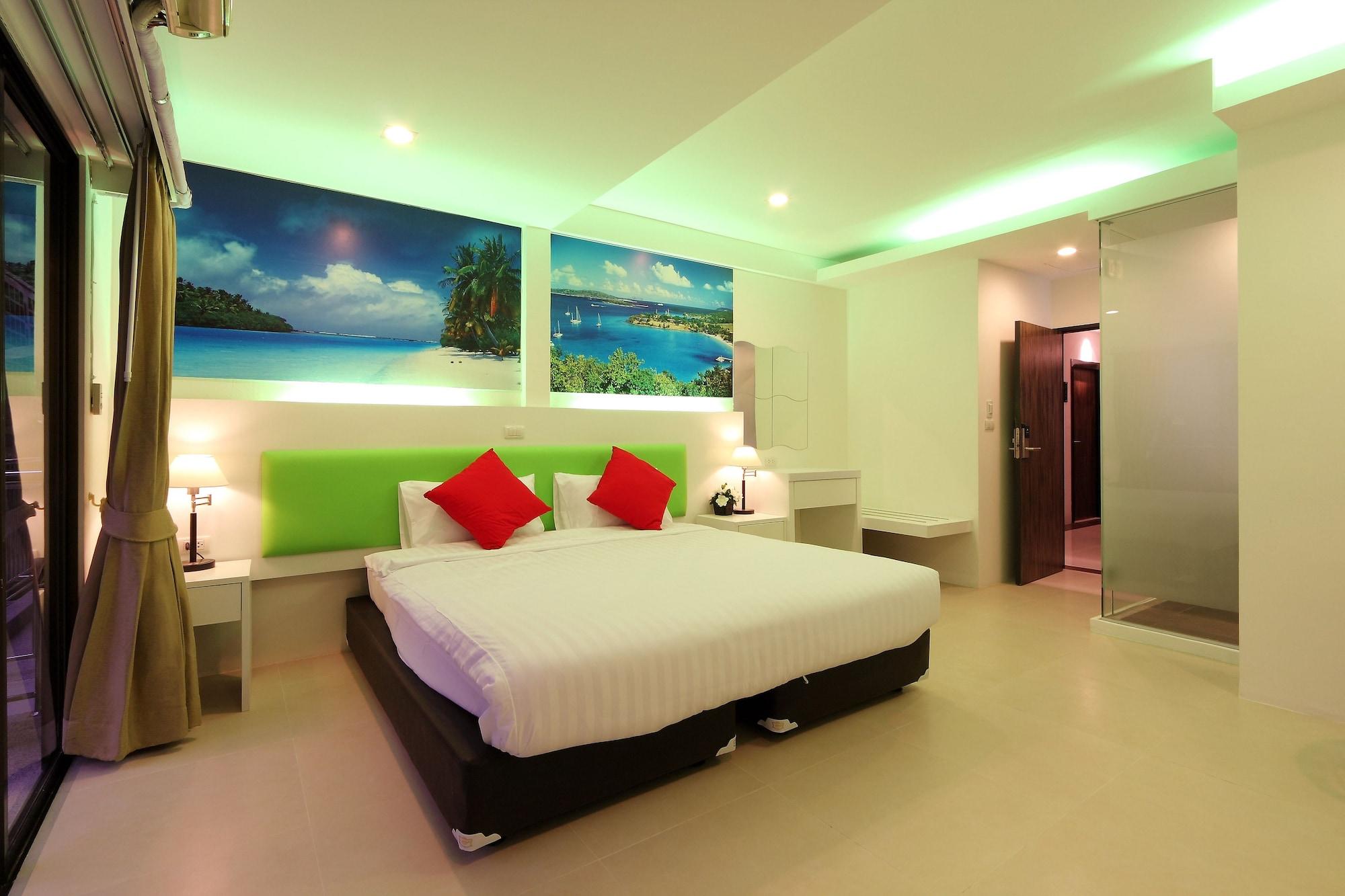 Armoni Patong Beach Hotel Bagian luar foto