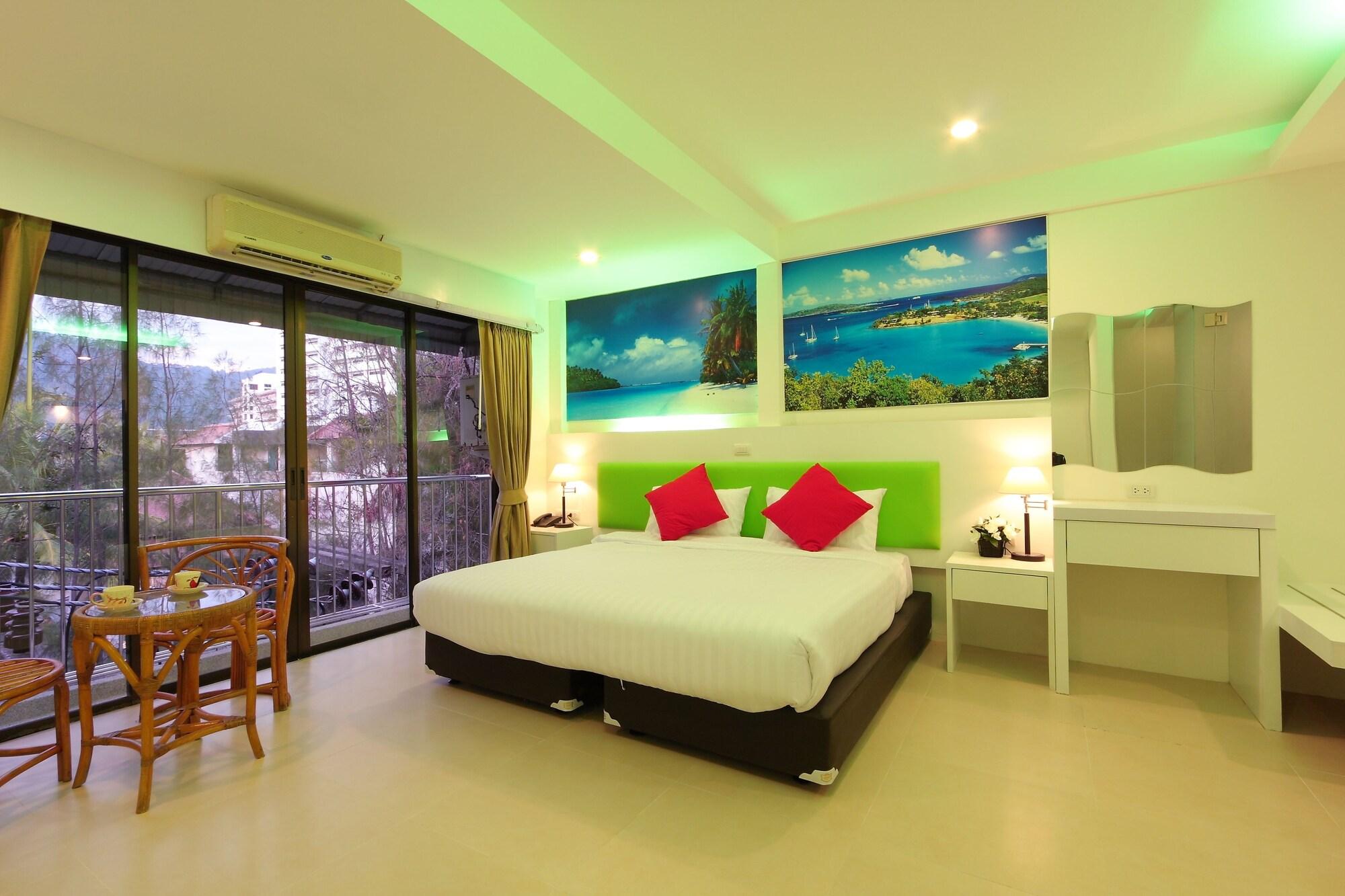 Armoni Patong Beach Hotel Bagian luar foto