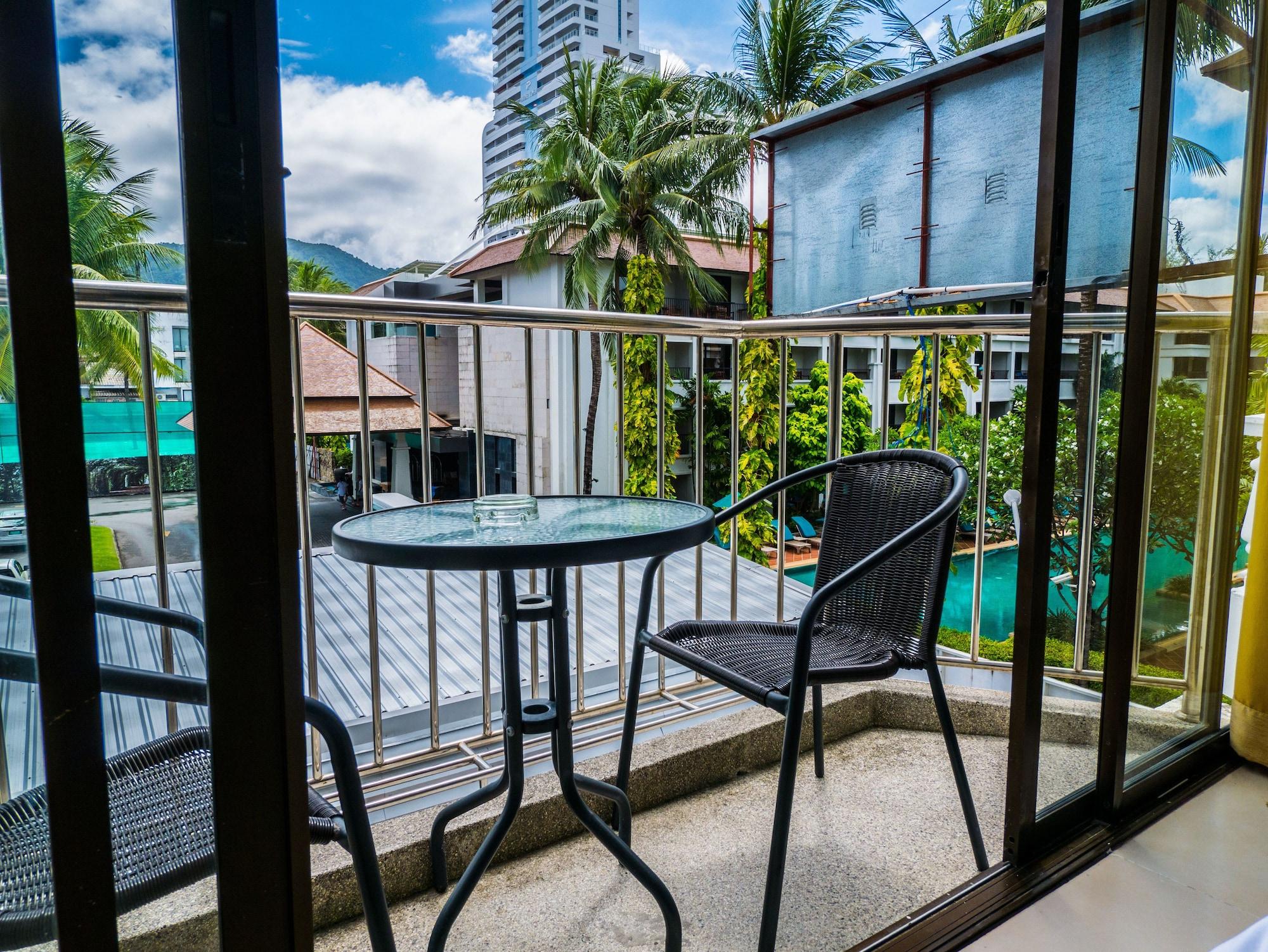 Armoni Patong Beach Hotel Bagian luar foto