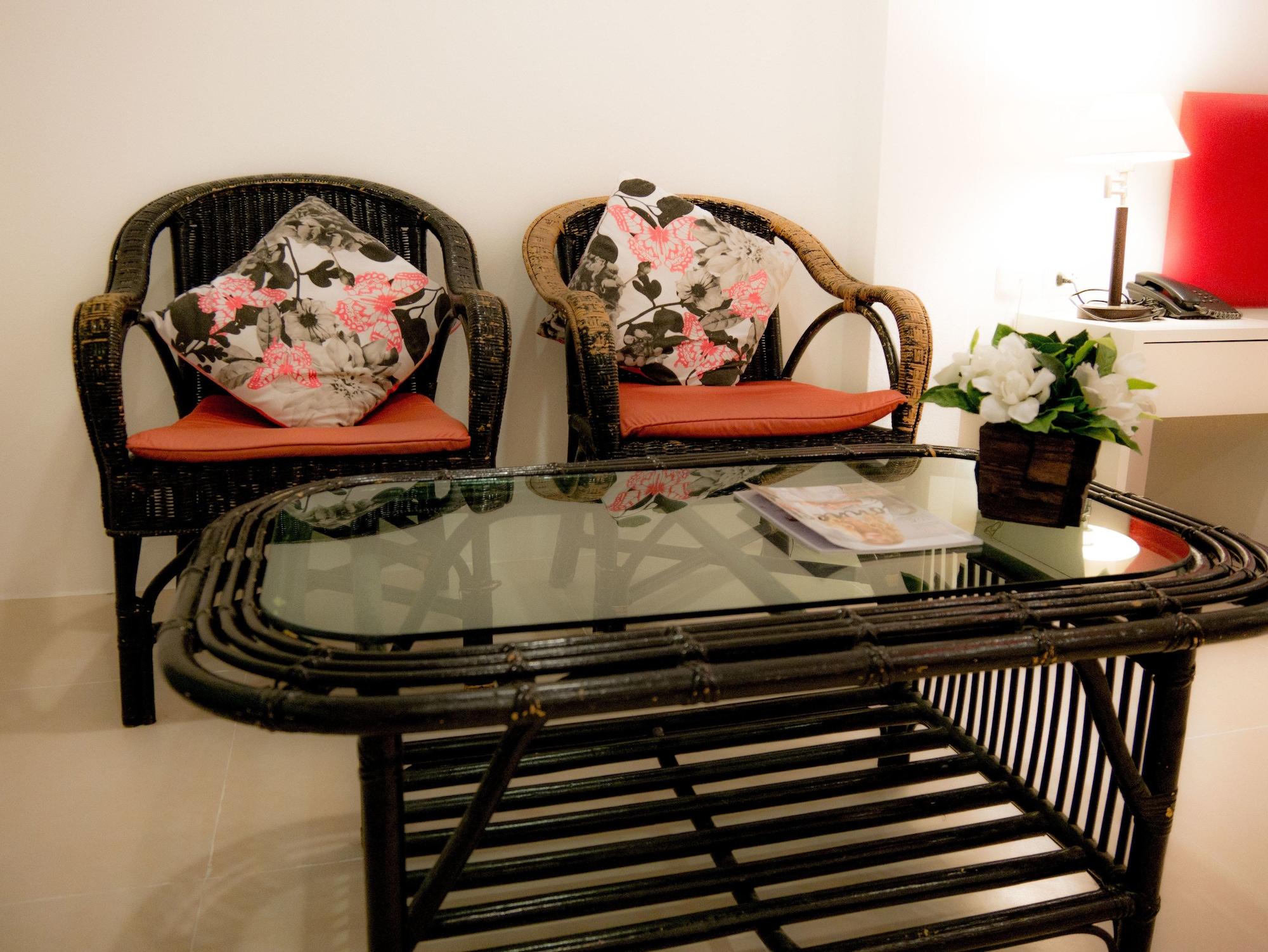 Armoni Patong Beach Hotel Bagian luar foto