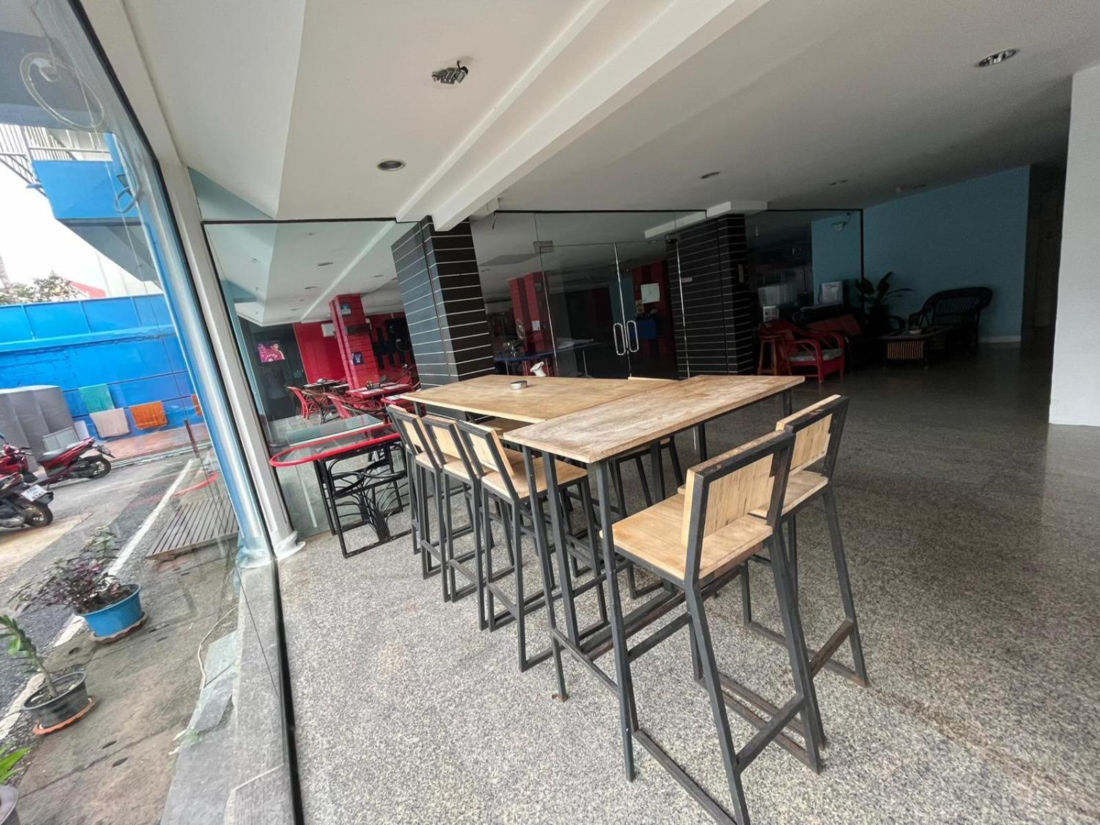 Armoni Patong Beach Hotel Bagian luar foto